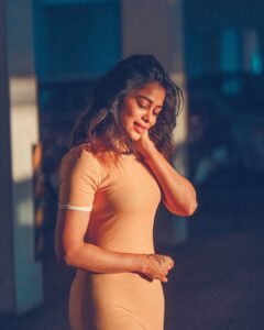 Priyanka Ruth Instagram - Yellow love 💛

#beyourself #behappy😊#positivevibes #thinkpositive🍀#selflove#bestrong💪#positivity#keepsmiling#hope#dreambig#picoftheday #saipriyankaruth
.
.
📸 @stark_creativestudios