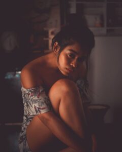 Priyanka Ruth Instagram - Life is so beautiful keep smiling always ❤️❤️

.
#beyourself #behappy😊#positivevibes #thinkpositive🍀#selflove#bestrong💪#positivity#keepsmiling#hope#dreambig#picoftheday #saipriyankaruth
.
.
📸 @stark_creativestudios
