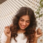 Priyanka Ruth Instagram – Peace begins with a smile ♥️
.
.
📸@you_and_i_studios 

#positivity#postivevibes#loveyourself#peace#keepsmiling