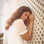 Priyanka Ruth Instagram – Peace begins with a smile ♥️
.
.
📸@you_and_i_studios 

#positivity#postivevibes#loveyourself#peace#keepsmiling