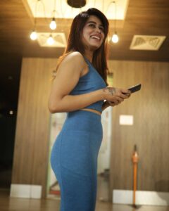Priyanka Ruth Instagram - Workout mode🤪
.
.
.
@fluxfitnessstudio
.
.
.
.
.
.
.
.
#staysafe#besafe#gym#gymmotivation
#gymwear #workout #putmaskonyourface😷✔️
#lifeisbeautiful❤️ #lovemyself❤ #lovesong#beyourself #behappy😊 #selflove #believeinyourself #keepsmiling #thinkpositive🍀#positivity #positivevibes #saipriyankaruth
