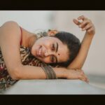 Priyanka Ruth Instagram - Everything has beauty, but not everyone sees it . . . . #beyourself #behappy😊#positivevibes #thinkpositive🍀#selflove#bestrong💪#positivity#keepsmiling#hope#dreambig#picoftheday #saipriyankaruth . . 📸 @lettersbyanandganand . . . . Saree:@malarsfashionworld21