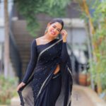 Priyanka Ruth Instagram – Black love 🖤🖤🖤
.
.
.
.
.
#staysafe#stayhome#besafe
#putmaskonyourface😷✔️
#lifeisbeautiful❤️ #lovemyself❤ #lovesong#beyourself #behappy😊 #selflove #believeinyourself #keepsmiling #thinkpositive🍀#positivity #positivevibes #saipriyankaruth
📸@rootzstudios