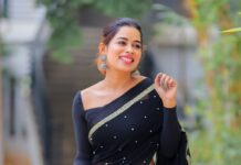 Priyanka Ruth Instagram - Black love 🖤🖤🖤 . . . . . #staysafe#stayhome#besafe #putmaskonyourface😷✔️ #lifeisbeautiful❤️ #lovemyself❤ #lovesong#beyourself #behappy😊 #selflove #believeinyourself #keepsmiling #thinkpositive🍀#positivity #positivevibes #saipriyankaruth 📸@rootzstudios