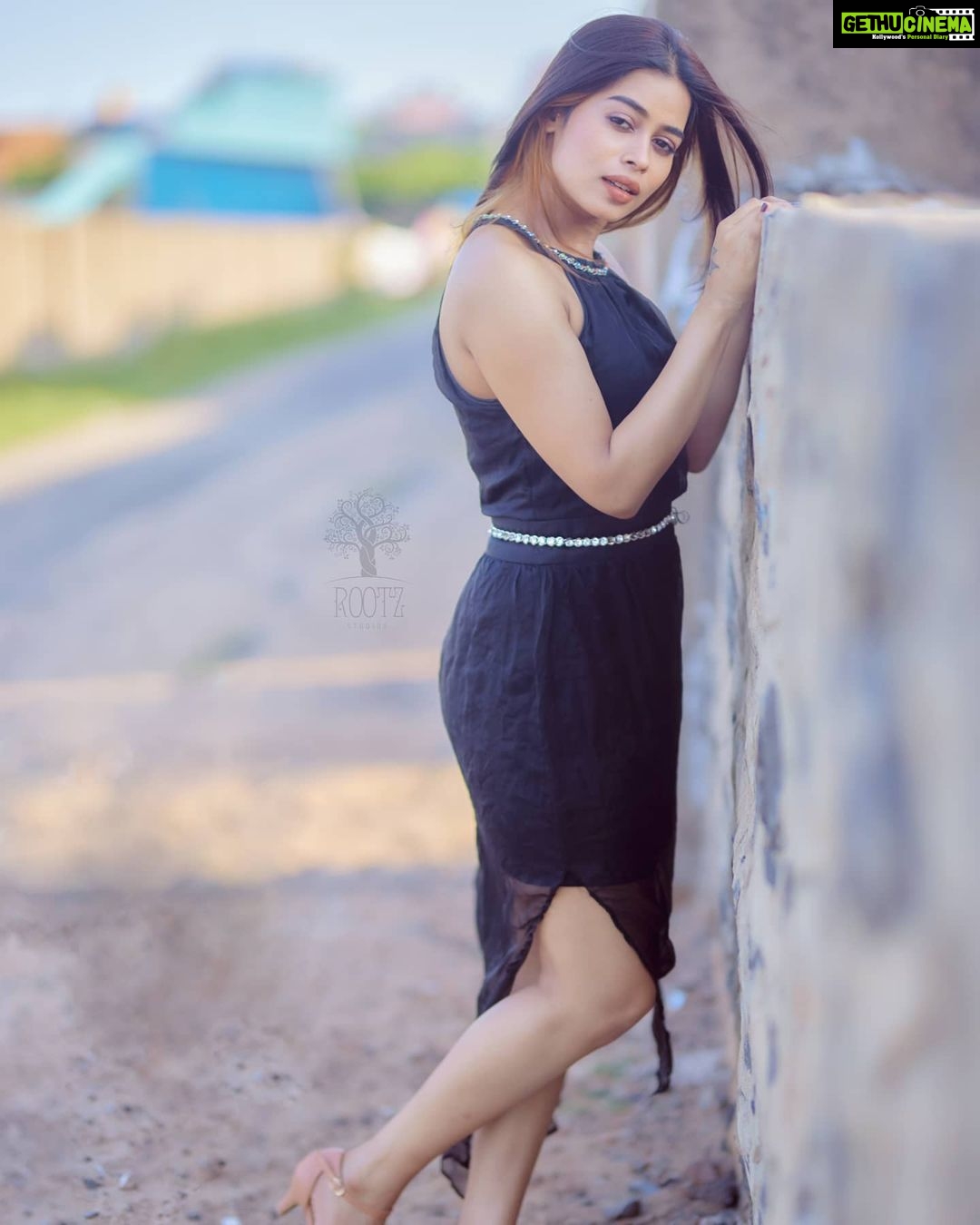 Priyanka Ruth Instagram - Life is all about our choices. some we regret.some we are proud of.some will haunt us forever .So we are what we chose to be!! . . . . . #staysafe#stayhome#besafe #putmaskonyourface😷✔️ #lifeisbeautiful❤️ #lovemyself❤ #lovesong#beyourself #behappy😊 #selflove #believeinyourself #keepsmiling #thinkpositive🍀#positivity #positivevibes #saipriyankaruth 📸@rootzstudios
