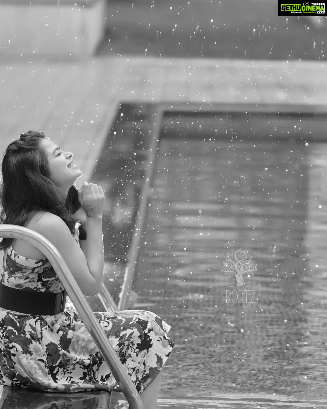 Priyanka Ruth Instagram - My heart melts wen i hear ur voice, my face blooms and my heart always needs u forever ❤ . . . . . #staysafe#stayhome#besafe #putmaskonyourface😷✔️ #lifeisbeautiful❤️ #lovemyself❤ #lovesong#beyourself #behappy😊 #selflove #believeinyourself #keepsmiling #thinkpositive🍀#positivity #positivevibes #saipriyankaruth 📸@rootzstudios