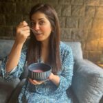 Raashi Khanna Instagram - Sunday special! 🌸🌸 #nofilter #rainydate