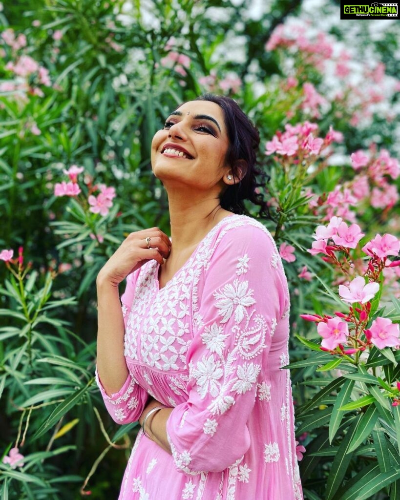 Ragini Dwivedi Instagram - The sun is up …the sky is blue It’s beautiful and SO ARE YOU 🫶🏾 PS : feeling poetic this morning what do u guys think 🤔 🫣😜 #raginidwivedi #shooting #workmode #positivenewsdaily #potd #photooftheday #mondaymood #motivationmonday #moodygrams #smile #tamilcinema #tamilactress #tamilactors #southindia #instagram #trendingnow #trendsetter #viralpost #vanlife Bangalore, India