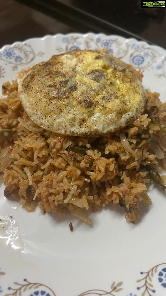 Ragini Dwivedi Instagram - RDKITCHEN CHICKEN KEEMA PULAV 💕💕 Simple easy yummy and the family will love it 😍 #raginidwivedi #rdkitchen #homemade #chickenrecipes #chickenpulao #keemapulao #love #homecooking #foodporn #foodblogger #foodstagram #foodlover #homestyle #nonveg #instagood #instagram #instalove #instamood #friday #fridaymood