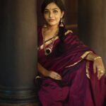 Rajisha Vijayan Instagram - The most precious jewellery are the hand me downs. The ones with memories etched on. The ones that get passed on from generations to generations, my most favourite kind. But not all of us are lucky to receive this, some are lost and some don’t find us. In my quest to find vintage pieces, I stumbled upon the best @ttdevassy Kunnamkulam. These handmade pieces have taken me back to the times when our grandmothers and great grandmothers used to wear them with love. Trying to recreate the era that I wish I could have lived in. ♥️ #MyTTDStory #Kunnamkulam #ttdevassy Shot by the awesome @nithinnarayan MUA @_femy_antony_ Styling @gayathrikishore_gk Location @ayurvedichospital