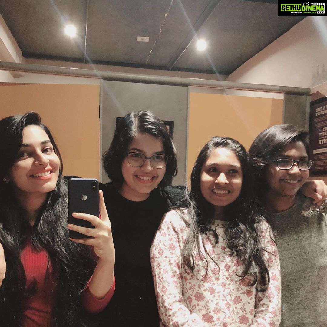 Rajisha Vijayan Instagram - Coz school friends are for life! My girls ♥️ #rang