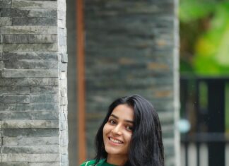 Rajisha Vijayan Instagram - Eid Mubarak!!! ♥️🤗 @moher_fashions 👗 Swipe away...