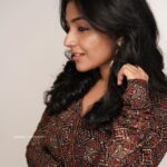 Rajisha Vijayan Instagram - Slay the shy 🙈 @kalamkaari x @jiksonphotography x @saatrangi_silverstudio