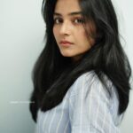 Rajisha Vijayan Instagram - When someone sincerely says, Palat Palat Palat 👀 @jiksonphotography #forevershahrukhfan