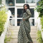 Rajisha Vijayan Instagram - Stand Up Promotions 💚 PC: @jiksonphotography Outfit: @kalamkaari MUA: @__fabi_fab__ #standupmovie