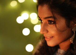 Rajisha Vijayan Instagram - Diwali happens to be one of my most favourite festivals. From cleaning house on the day before that is Choti Diwali, to the Lakshmi pooja and exchange of sweets. And by sweets I mean so many varieties of them! 😍 But my most favourite part is lighting earthen diyas, loads of them. ♥️🥰 This Diwali let’s spread joy and light 💫✨ #iamcelebratingacrackersfreediwali #earthernlamps✨