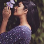 Rajisha Vijayan Instagram - Flower child 🌸 @l_zaba x @jiksonphotography