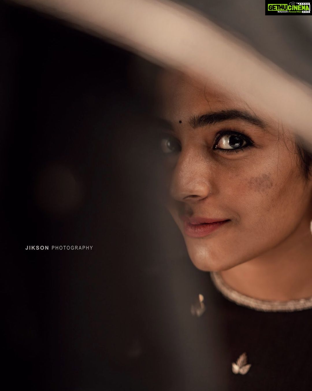 Rajisha Vijayan Instagram - Gaze @jiksonphotography @saulfashion @chippy_rn