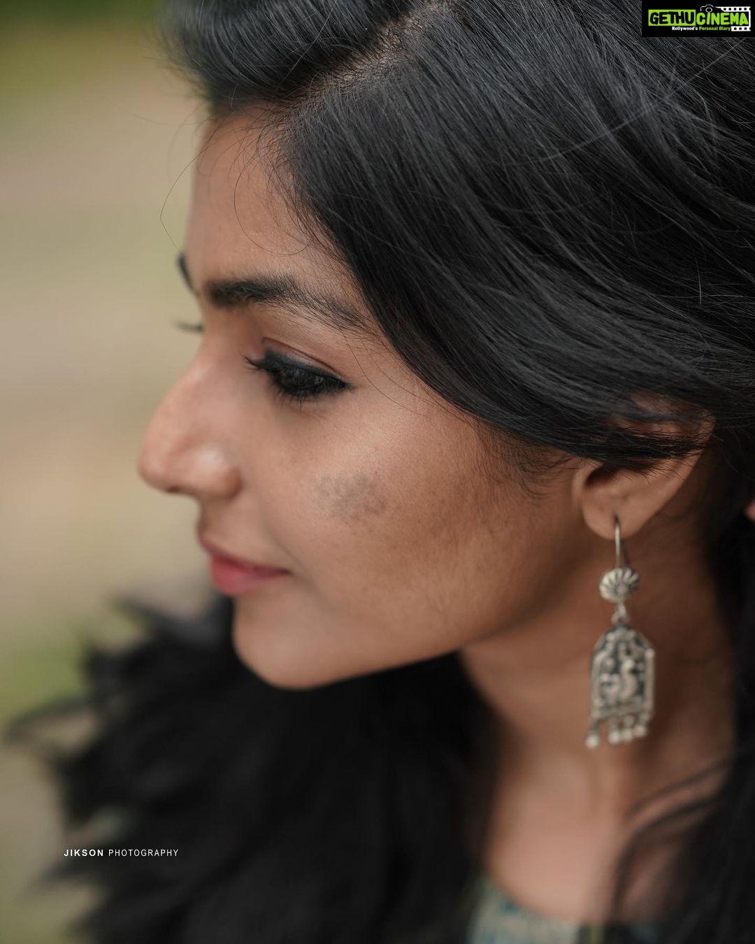 Rajisha Vijayan Instagram - Stand Up Promotions 💚 @jiksonphotography | @kalamkaari | @saatrangi_silverstudio | @__fabi_fab__