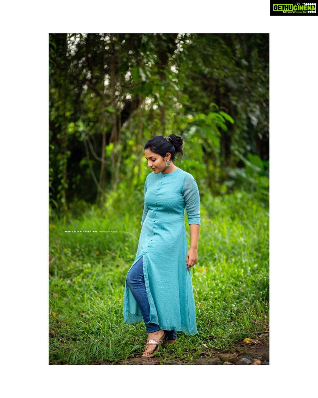 Rajisha Vijayan Instagram - Camouflaged? Or not so much 🤔 @libin_valiyathekkethil 📸 @jean_couture 👗