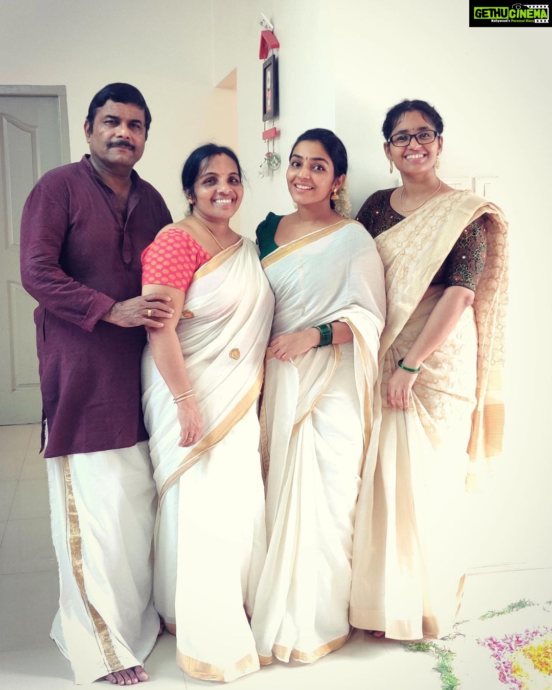 Rajisha Vijayan Instagram - Happy Onam 🌸♥️