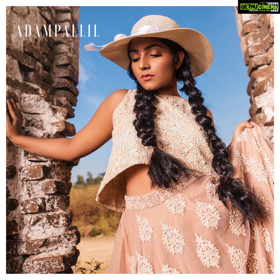 Rajisha Vijayan Instagram - Howdy!!! 👩🏻🌾 @adampallil series. Outfit: @ashwinimathoorcouture ♥️