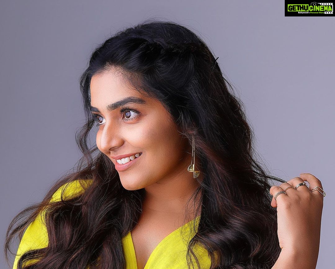 Rajisha Vijayan Instagram - All things bright 🌼 Sunshine and light 🌻 Featured on: @vanithamagazine Photography: @basilpaulo.in Styling: @styledbysmiji Coordinator: @pushpamathew28 Outfit: @saltstudio Hair and Makeup : @femy_antony__ Edits and retouch: @asku_busk Hair and makeup assist: @sharath_8686 Shoot assist : @yin_yang_popy Video: Anoop Ashokan