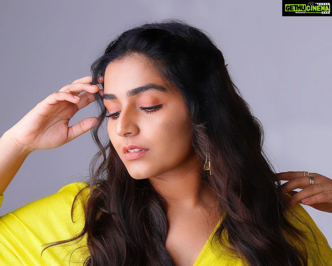 Rajisha Vijayan Instagram - All things bright 🌼 Sunshine and light 🌻 Featured on: @vanithamagazine Photography: @basilpaulo.in Styling: @styledbysmiji Coordinator: @pushpamathew28 Outfit: @saltstudio Hair and Makeup : @femy_antony__ Edits and retouch: @asku_busk Hair and makeup assist: @sharath_8686 Shoot assist : @yin_yang_popy Video: Anoop Ashokan