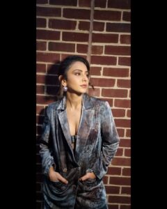 Rakul Preet Singh Instagram - Hold still 📸