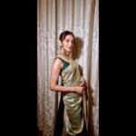 Rakul Preet Singh Instagram – Desi at heart ❤️ ethnic NEVER goes out of style and neither does a gold classic clutch.❤️