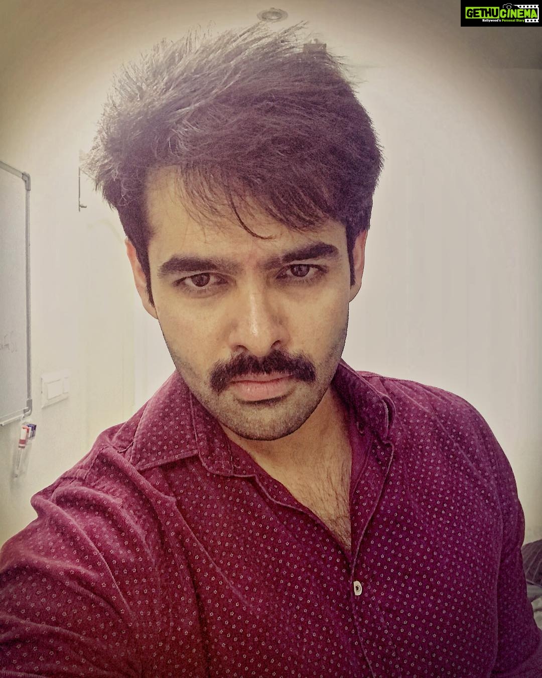 Ram Pothineni Instagram - Thank you 2017 for being one of the happiest  years of my life!...Here's to a happier 2018 y'all!! #Love .O -  Gethu Cinema