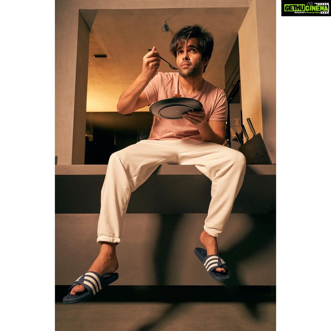 Ram Pothineni - 578K Likes - MEN belong in the kitchen too..
Love..
#RAPO
Clicked by: @eshaangirri
Styled by: @harmann_kaur_2.0
Thank you @_deepthee_
Location: #CASARAPO
