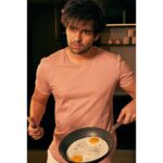 Ram Pothineni Instagram – MEN belong in the kitchen too..

Love..
#RAPO 

Clicked by: @eshaangirri 
Styled by: @harmann_kaur_2.0 
Thank you @_deepthee_ 
Location: #CASARAPO