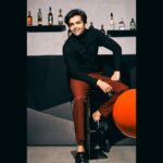 Ram Pothineni Instagram - 9 to 5: Show em how you Rock.. 5 to 9: Show em how you Roll!! Love.. #RAPO Clicked by: @eshaangirri Styled by: @harmann_kaur_2.0 Bar: @ramon_esteve Thank you @_deepthee_ Location: #CASARAPO