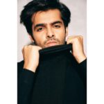 Ram Pothineni Instagram - 9 to 5: Show em how you Rock.. 5 to 9: Show em how you Roll!! Love.. #RAPO Clicked by: @eshaangirri Styled by: @harmann_kaur_2.0 Thank you @_deepthee_ Location: #CASARAPO