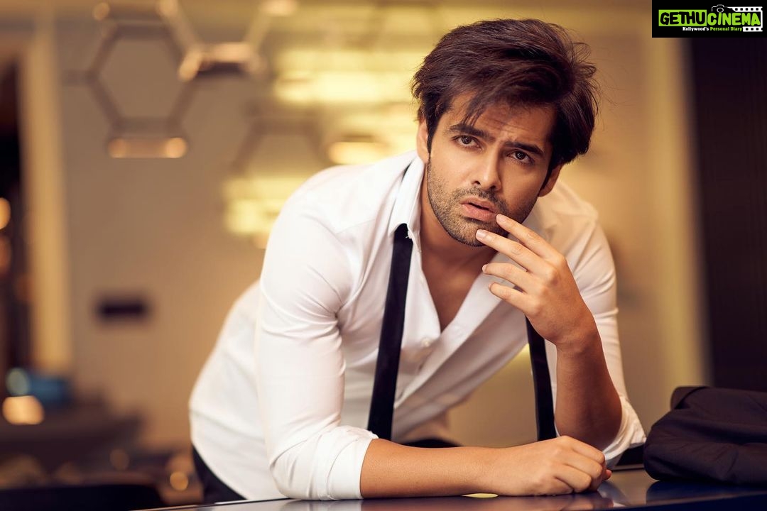 Ram Pothineni - 560.3K Likes - I’m at work.. I’m at home..
Go formal..Go easy..the #WFH Look
Love..
#RAPO
Clicked by: @eshaangirri
Styled by: @harmann_kaur_2.0
Thank you @_deepthee_
Location: #CASARAPO