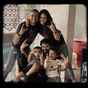 Ram Pothineni Instagram - Happppyyy Birthday to the most selfless & caring friend anyone can ever ask for! Have the bestest year ahead Genuuu @geneliad ..we should all get together for the 🤘day again sometime..

Lotsa Love..
#RAPO