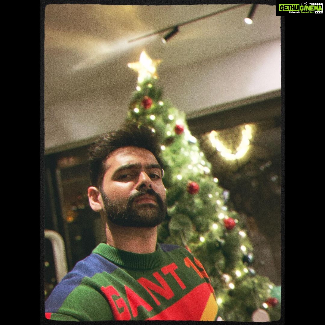 Ram Pothineni - 581.4K Likes - Merry Christmas my lovely people! 🤗🎄❤️
#RAPO