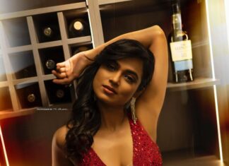 Ramya Pandian Instagram - Zest and vibrance ♥️ Photography @thestoryteller_india Outfit @maddy9395 Make up @kalwon_beauty Hair stylist @ganesh_hair_architect Location @oppein_chennai @diamonddustpr #ramyapandian