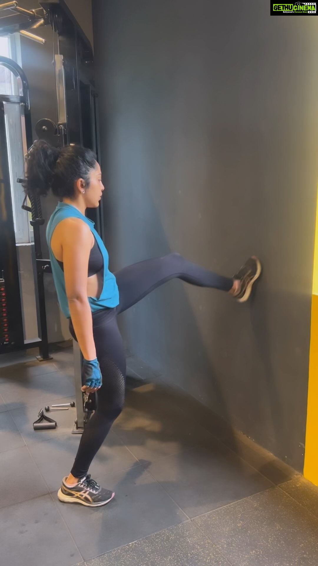 Ramya Subramanian Instagram - Done Donaaaa Done ππ» βOoroda Othu Vaazhanum β nu idha try panna video padhivu idho π
π. Friendly tip - Donβt attempt this after doing a shoulder workout ππ»ββοΈπ€ͺπ.