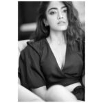 Rashmika Mandanna Instagram - Something magical for you today! ✨🎬🖤 📸: @avigowariker