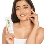 Rashmika Mandanna Instagram – From juggling a demanding work-life balance to binge-watching late into the night to pollution and other factors causing pimples, we need an updated solution and I have found mine with @plumgoodness! 🤍
 
Meet Plum Green Tea Pore Cleansing Face Wash that’s enriched with Green Tea & Glycolic Acid to help fight excess oil & pimple-causing impurities. 

Pimple Care. Updated. 🥰

#PlumGoodness#PlumGreenTeaFaceWash

#Partnership