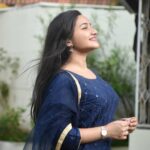 Raveena Daha Instagram - நான் கொண்ட நேசங்கள் வீண் தானோ ? ✨ Outfit from: @fathimacollection_online_shop2 💙 . Pc: @bijeshavanoor 😍🥰 chettan 🖤 . #raveena #raveenadaha