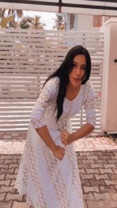 Raveena Daha Instagram - Verupeathadheenga da 😏 Outfit from: @_swish_shopping_ 😍 #raveena #raveenadaha