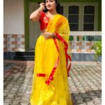 Raveena Daha Instagram - எண்ணம் போல் வாழ்க்கை 💙✨ Lehenga from: @online_storemarket 🥰😍 HAPPY 800K FAMILY 🌈🥰😍