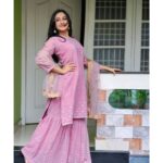 Raveena Daha Instagram - எனை ஆளும் காதல் தேசம் நீ தான் 💙🥺💯 Pink sharara kurti set from : @abby_trend 😍 #raveena #raveenadaha