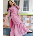 Raveena Daha Instagram - எனை ஆளும் காதல் தேசம் நீ தான் 💙🥺💯 Pink sharara kurti set from : @abby_trend 😍 #raveena #raveenadaha