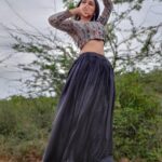 Raveena Daha Instagram - இதயம் முழுதும் இருக்கும் இந்த தயக்கம் எங்கு கொண்டு நிறுத்தும் ? 🥺💙 Outfit from: @the_glitzandglam_boutique 😍 love this outfit 😍 fits perfectly 🦋🦋 #raveena #raveenadaha