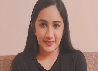 Raveena Daha Instagram - Enaku vela kedaichiduchu🤭😂😍 #reelitfewlit #raveena #raveenadaha