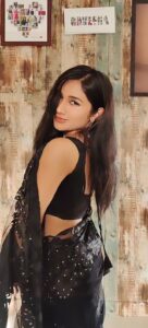 Raveena Daha Instagram - Vaaya veera 🖤 Saree from : @afsha_shopper ✨❤️ #raveena #raveenadaha